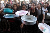 Prebivalcem Gaze ob neznosnih higienskih razmerah vse bolj grozijo bolezni