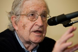Noam Chomsky zapustil bolnišnico v Sao Paulu