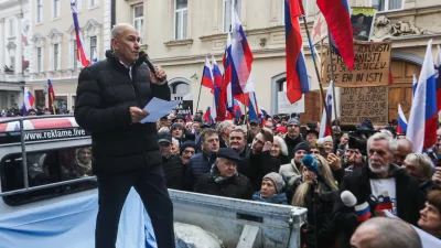 - Janez Janša, predsednik stranke SDS.- 12.12.2024. - Neprijavljen shod v podporo Janezu Janši ob sojenju v zadevi Trenta v Celju pred Okrožnim sodiščem.//FOTO: Bojan Velikonja