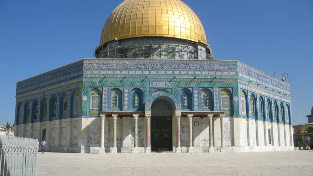 Des colons israéliens ont pris d’assaut le complexe de la mosquée al-Aqsa à Jérusalem-Est