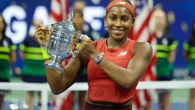 2RT04YA New York, USA, 9th,September, 2023. American tennis player Coco Gauff holding the US Open 2023 trophy at the Billie Jean King National Tennis Center on Saturday 9 september 2023.? Juergen Hasenkopf / Alamy Live News