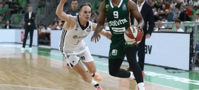 Klemen Prepelič in Brynton Lemar29.09.2024 - Košarka Cedevita Olimpija - Dubaj v drugem krog regionalne liga ABA.FOTO: LUKA CJUHA